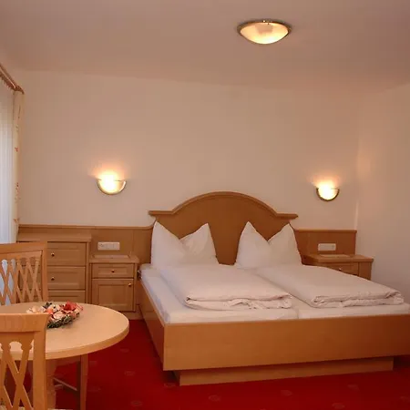Hotel-Garni Almhof-3