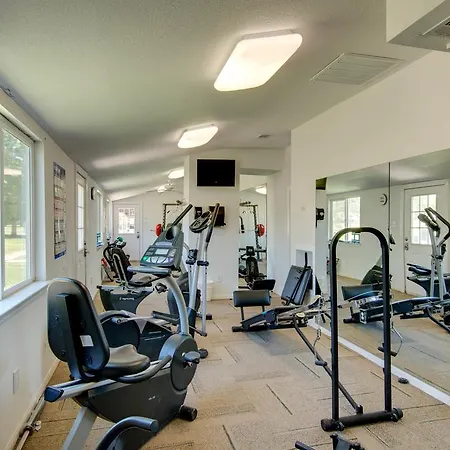 Lake Conroe One-Bedroom Cabin 3-3