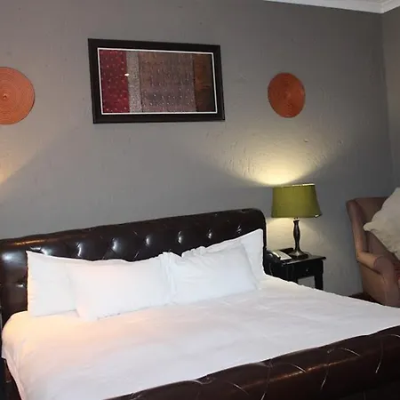 Flamboyant Guest Lodge-3