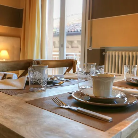 La Casetta Di Lina Rooms And Apartments-3