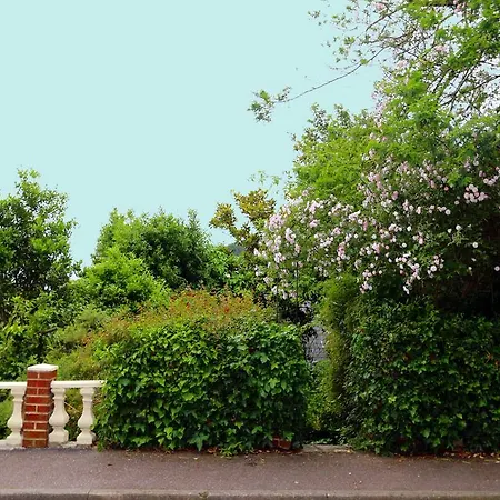 Lammas Park House-2