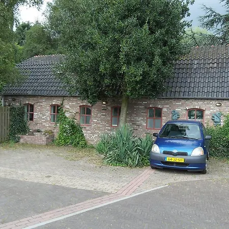 Art, Bed & Breakfast-3