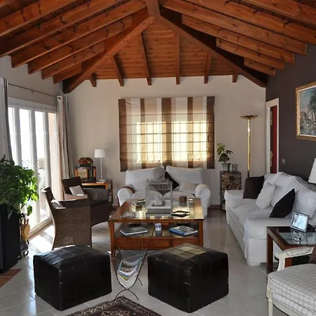 Welcome Inn Nerja Guest House Luxury Bed & Breakfast-3
