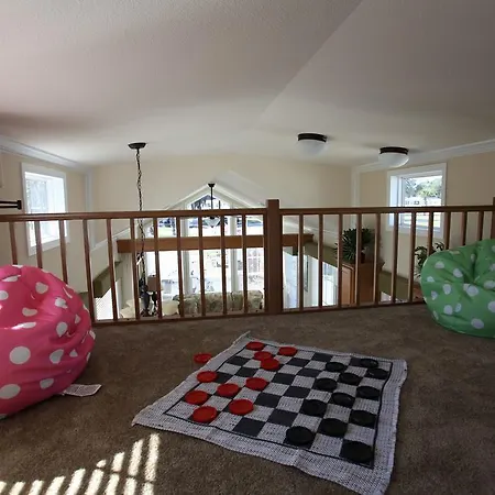Sherwood Forest Premium Loft Cottage 13-2