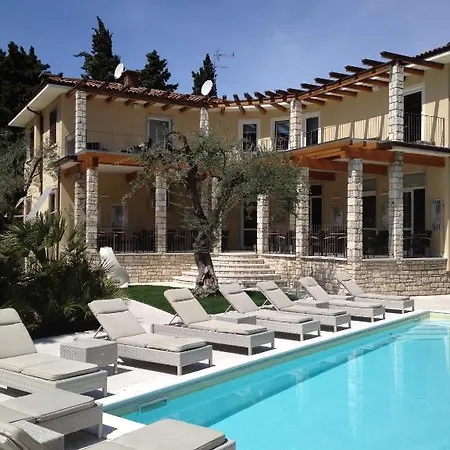 Hotel Baia Dei Pini-2