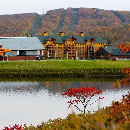 Hope Lake Lodge & Indoor Waterpark-3