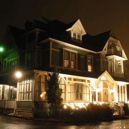 Victoria'S Historic Inn-3