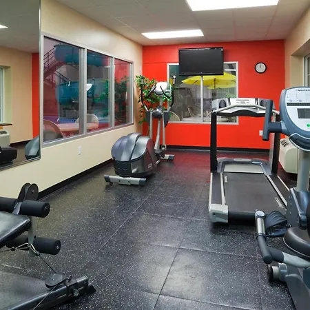 Country Inn & Suites By Radisson Bismarck Waterpark-3