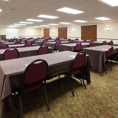 Country Inn & Suites By Radisson Bismarck Waterpark-3
