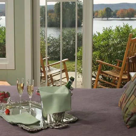 Lookout Point Lakeside Inn-3