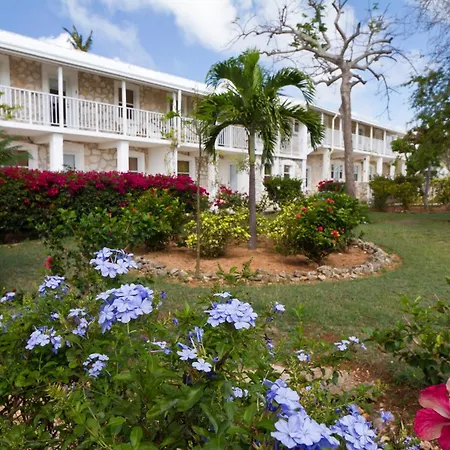 Hut Pointe Inn-3