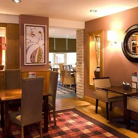 Premier Inn Manchester Central-2