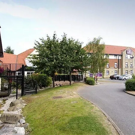 Premier Inn Oxford Cowley-2