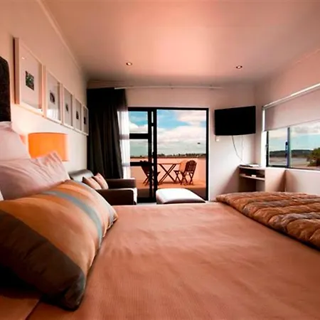 Marineland Beachfront Accommodation-2