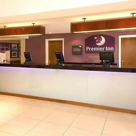 Premier Inn Manchester Old Trafford-3