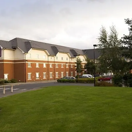 Premier Inn Warrington-3