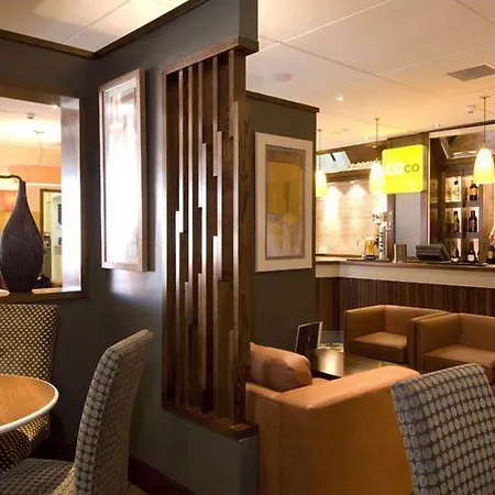 Premier Inn Coventry City Centre - Belgrade Plaza-2