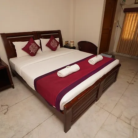 Lloyds Serviced Apartments, Near Music Academy-3