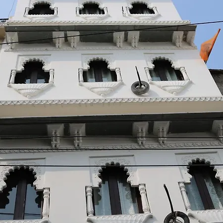 Mewar Avenue Guest House Near Lake Pichola-3
