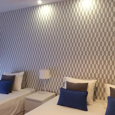 4U Lisbon IV Guesthouse Airport-3