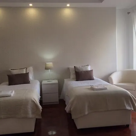 4U Lisbon IV Guesthouse Airport-2