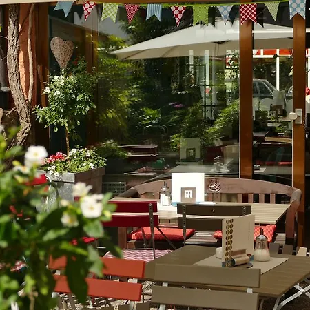 Hasi'S Hotel-3
