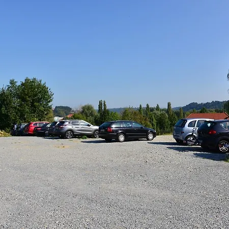 Hotel Garni Pension Gambrinus-3