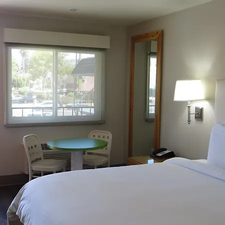Inn At Temescal-2