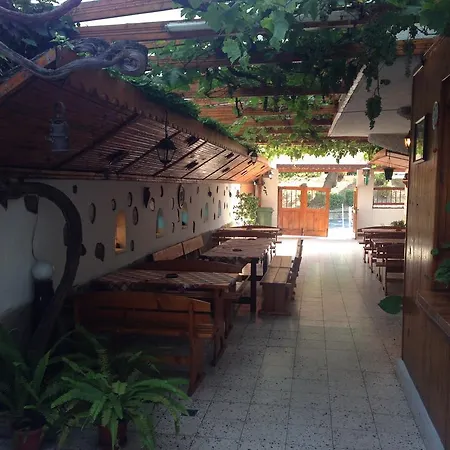 Gloria Holiday House-3