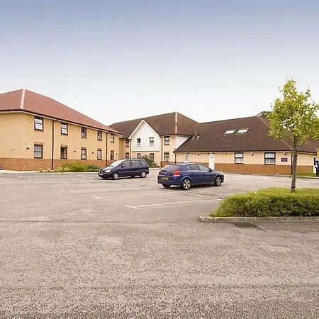 Premier Inn Derby West-3