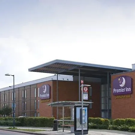Premier Inn London Heathrow Airport T2 & T3 - Bath Road-2
