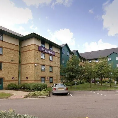 Premier Inn Luton-2