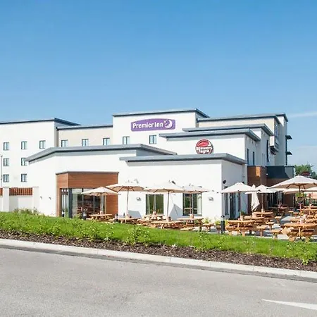Premier Inn Stoke-On-Trent-3