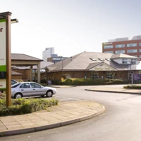 Premier Inn Bracknell Central-3