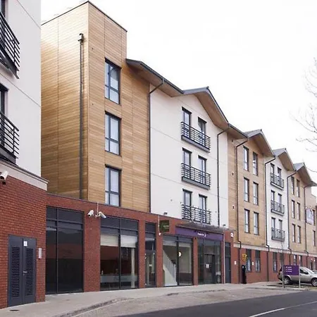 Premier Inn Stratford Upon Avon Waterways-2