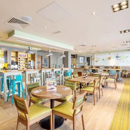 Premier Inn Eastbourne Town Centre-3