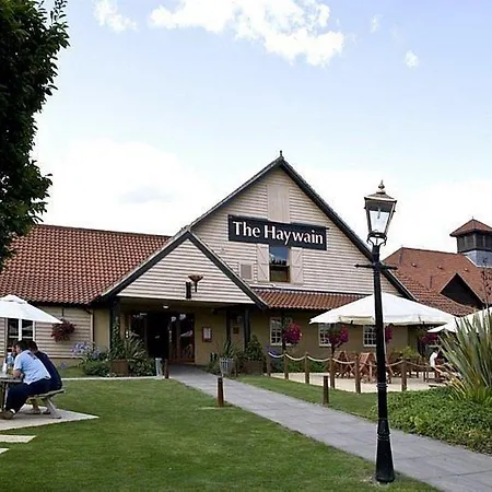 Premier Inn Basildon South-2