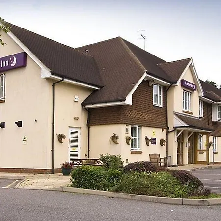 Premier Inn East Grinstead-2