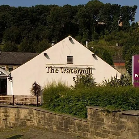 Premier Inn Halifax South-2