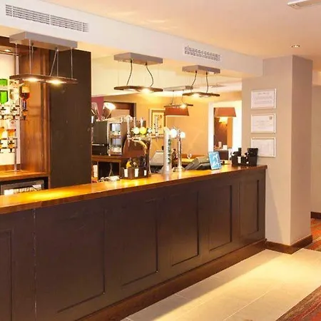 Premier Inn Rochester-2