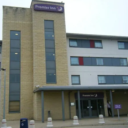 Premier Inn Rochester-3