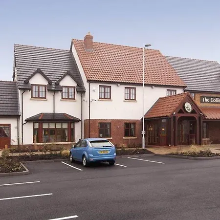 Premier Inn Rugeley-3