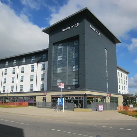 Premier Inn Edinburgh Park-2