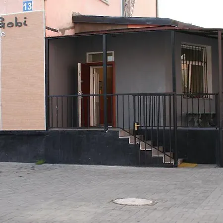 Golden Gobi Hostel & Tours-2