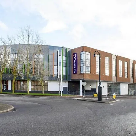 Premier Inn Trowbridge-3