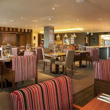 Premier Inn Trowbridge-2