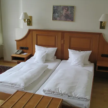 Hotel Roemischer Kaiser-2