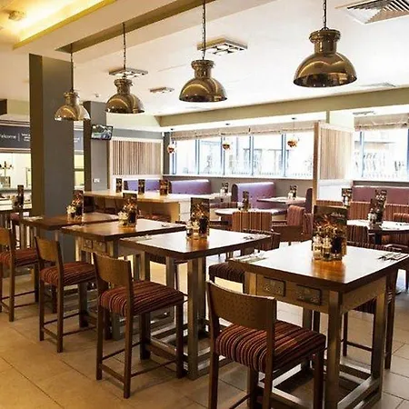 Premier Inn Dorchester-3