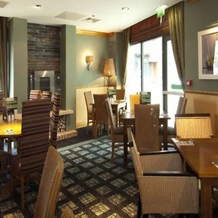 Premier Inn St. Austell-3