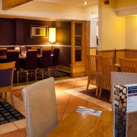 Premier Inn Christchurch / Highcliffe-3
